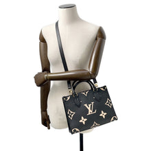 将图像加载到图库查看器中，LOUIS VUITTON Onthego Noir/BeigeM45659 Bicolor Monogram Empreinte Leather Size PM
