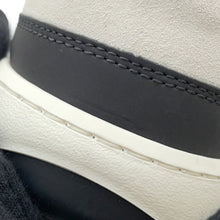 将图像加载到图库查看器中，CHANEL CC Logo Low Cut Sneakers White/BlackG45212 Leather suede Size 38
