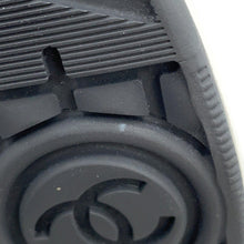 将图像加载到图库查看器中，CHANEL CC Logo Low Cut Sneakers White/BlackG45212 Leather suede Size 38
