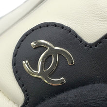 将图像加载到图库查看器中，CHANEL CC Logo Low Cut Sneakers White/BlackG45212 Leather suede Size 38
