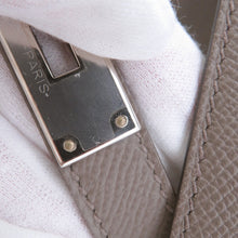 Load image into Gallery viewer, HERMES Kelly Sellier Etain Epsom Size 28
