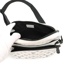 将图像加载到图库查看器中，LOUIS VUITTON Trio Messenger WhiteM24754 Monogram Shadow
