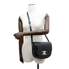 将图像加载到图库查看器中，CELINE Busas Shoulder Bag Black114453 Croco embossed leather Size Medium
