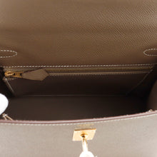 Load image into Gallery viewer, HERMES Kelly Sellier Etoupe Epsom Size 25
