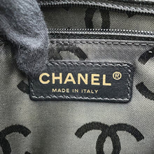 Load image into Gallery viewer, CHANEL CC Logo Handbag Black Caviar Leather
