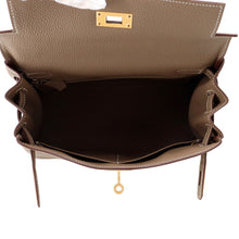 Load image into Gallery viewer, HERMES Kelly Retourne Etoupe Togo Leather Size 28
