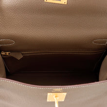 Load image into Gallery viewer, HERMES Kelly Retourne Etoupe Togo Leather Size 28
