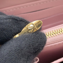 Load image into Gallery viewer, LOUIS VUITTON Valentine Japan Limited Edition Color Zippy Wallet Light PinkNeonM81145 Monogram Vernis Leather
