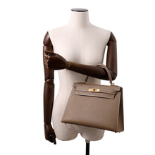 Load image into Gallery viewer, HERMES Kelly Sellier Etoupe Epsom Size 28
