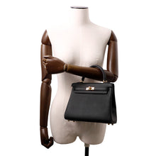 Load image into Gallery viewer, HERMES Kelly Retourne Black Togo Leather Size 25
