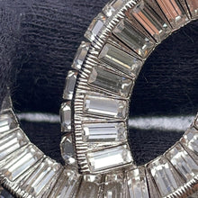将图像加载到图库查看器中，CHANEL CC Logo BroochA63085 Metal Rhinestone
