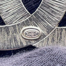 将图像加载到图库查看器中，CHANEL CC Logo BroochA63085 Metal Rhinestone
