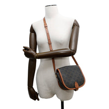 Load image into Gallery viewer, CELINE Triomphe Folco Shoulder Brown191502 PVC Leather Size Medium
