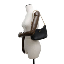 将图像加载到图库查看器中，PRADA Re-Edition 2005 Shoulder Black1BH204 Leather Canvas

