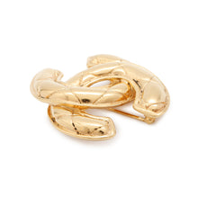 将图像加载到图库查看器中，CHANEL Matelasse CC LogoBrooch Gold Metal
