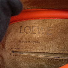 将图像加载到图库查看器中，LOEWE Amazonas OrangeB039L51X02 Leather Size 15
