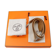 Load image into Gallery viewer, HERMES Evelyne3 Biscuit Taurillon Clemence Size PM

