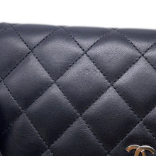 将图像加载到图库查看器中，CHANEL Matelasse Chain wallet BlackAP0250 Lambskin
