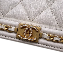 将图像加载到图库查看器中，CHANEL Boy Chanel Round Chain Wallet White Soft Caviar Leather
