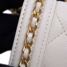 将图像加载到图库查看器中，CHANEL Boy Chanel Round Chain Wallet White Soft Caviar Leather
