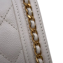 将图像加载到图库查看器中，CHANEL Boy Chanel Round Chain Wallet White Soft Caviar Leather
