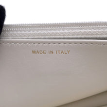 将图像加载到图库查看器中，CHANEL Boy Chanel Round Chain Wallet White Soft Caviar Leather
