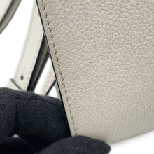 Load image into Gallery viewer, LOEWE Hammock Drawstring Shoulder Bag White314.30.V07 Leather Size Mini
