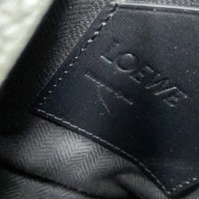 将图像加载到图库查看器中，LOEWE Vertical T-pocket KhakiC500P02X02 Leather
