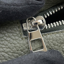 将图像加载到图库查看器中，LOEWE Vertical T-pocket KhakiC500P02X02 Leather
