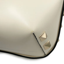 将图像加载到图库查看器中，Valentino Garavani ★Rock Studded Shoulder Bag White Leather
