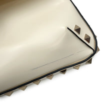 将图像加载到图库查看器中，Valentino Garavani ★Rock Studded Shoulder Bag White Leather
