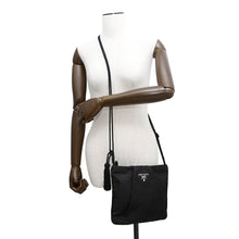 将图像加载到图库查看器中，PRADA Logo Tassel Shoulder Bag Black Nylon
