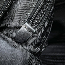 将图像加载到图库查看器中，PRADA Logo Tassel Shoulder Bag Black Nylon
