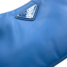 将图像加载到图库查看器中，PRADA Re-Edition2005 Shoulder Bag Light Blue1BH204 Leather
