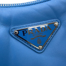 将图像加载到图库查看器中，PRADA Re-Edition2005 Shoulder Bag Light Blue1BH204 Leather
