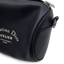 将图像加载到图库查看器中，Dior Atelier Roller Shoulder Bag Black Leather
