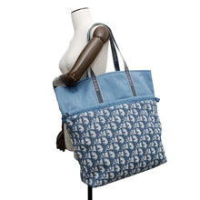 将图像加载到图库查看器中，Dior Oblique Reversible Tote Bag Light Blue Canvas Pile
