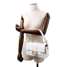将图像加载到图库查看器中，FENDI Drawing bucket personalized color kit White8BR600 Linen
