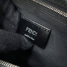 将图像加载到图库查看器中，FENDI Logo Crossbody Bag Black7VA562 Leather
