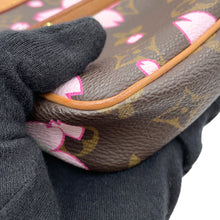 将图像加载到图库查看器中，LOUIS VUITTON Pochette Accessoires Brown/PinkM92006 Monogram Cherry Blossom

