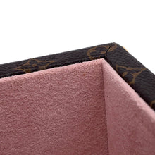 Load image into Gallery viewer, LOUIS VUITTON Bowat Amsik Vivienne PinkGI0267 Monogram
