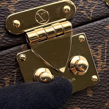 Load image into Gallery viewer, LOUIS VUITTON Bowat Amsik Vivienne PinkGI0267 Monogram

