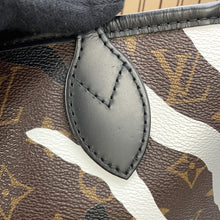 将图像加载到图库查看器中，LOUIS VUITTON Neverfull League of Legends Noir/Gold/SilverM45201 Monogram Size MM
