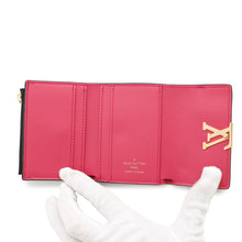 Load image into Gallery viewer, LOUIS VUITTON Portefeuille Capucine NoirM68587 Taurillon
