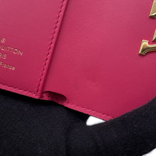 Load image into Gallery viewer, LOUIS VUITTON Portefeuille Capucine NoirM68587 Taurillon
