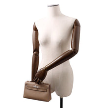 将图像加载到图库查看器中，HERMES PochetteKelly Etoupe Swift Leather
