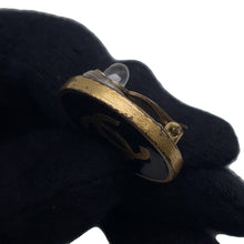 将图像加载到图库查看器中，CHANEL CC Logo Earring Black Metal

