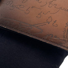 将图像加载到图库查看器中，Berluti Calligraphy Folded Wallet Brown Leather
