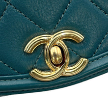将图像加载到图库查看器中，CHANEL Matelasse Chain Shoulder Bag Green Leather
