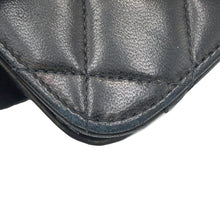 将图像加载到图库查看器中，CHANEL Pushlock ChainShoulder Bag BlackA03570 Lambskin
